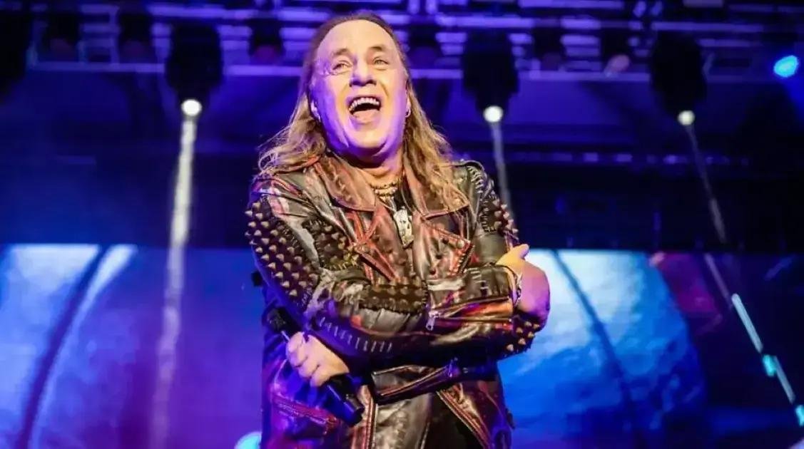Andi Deris Critica 'Chameleon' e Destaca Influência do Bon Jovi na Banda