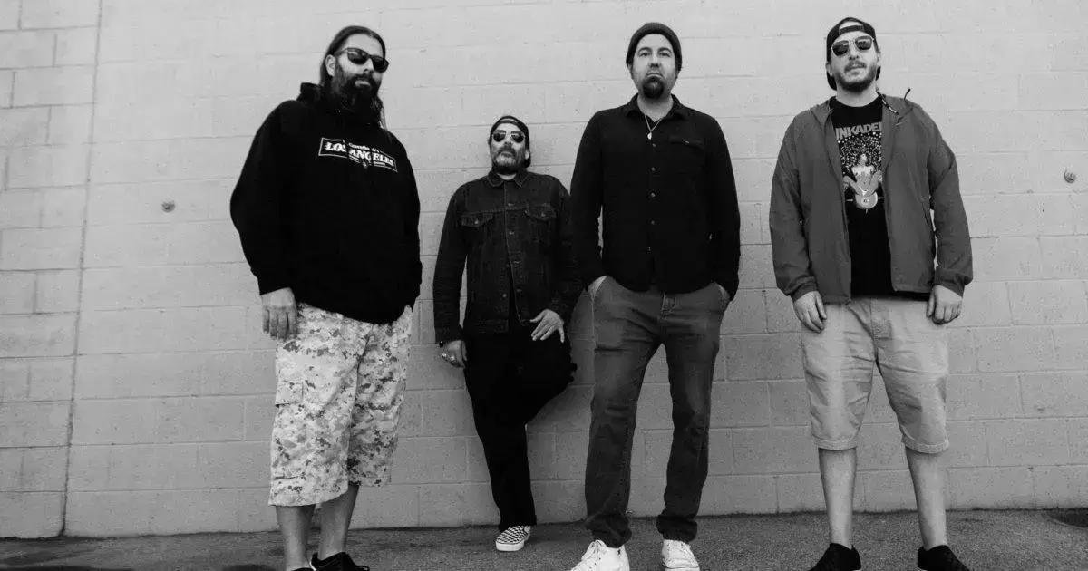 Deftones cancelam show no Glastonbury por causa de doença e mantêm show em Londres