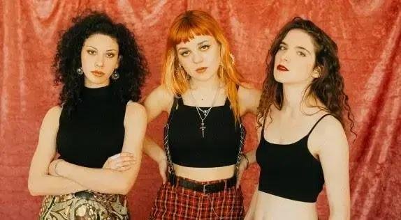 Grandma's Ashes apresenta single Sufferer, influências dos anos 90 e forte mensagem de resistência