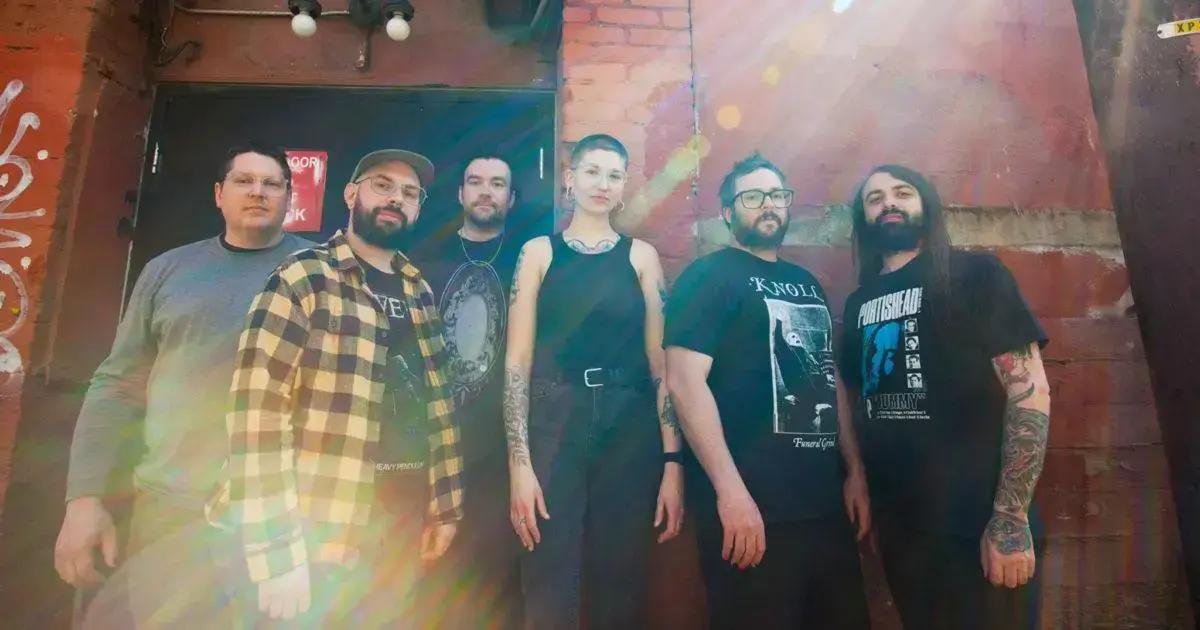 The World Is A Beautiful Place… Anuncia Novo Álbum Violento, Dreams Of Being Dust