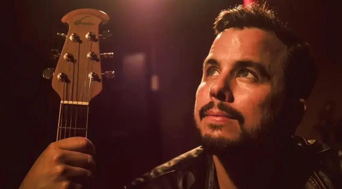 Cantores e lançamentos de rock: tudo sobre Bruno Brocchi e suas músicas