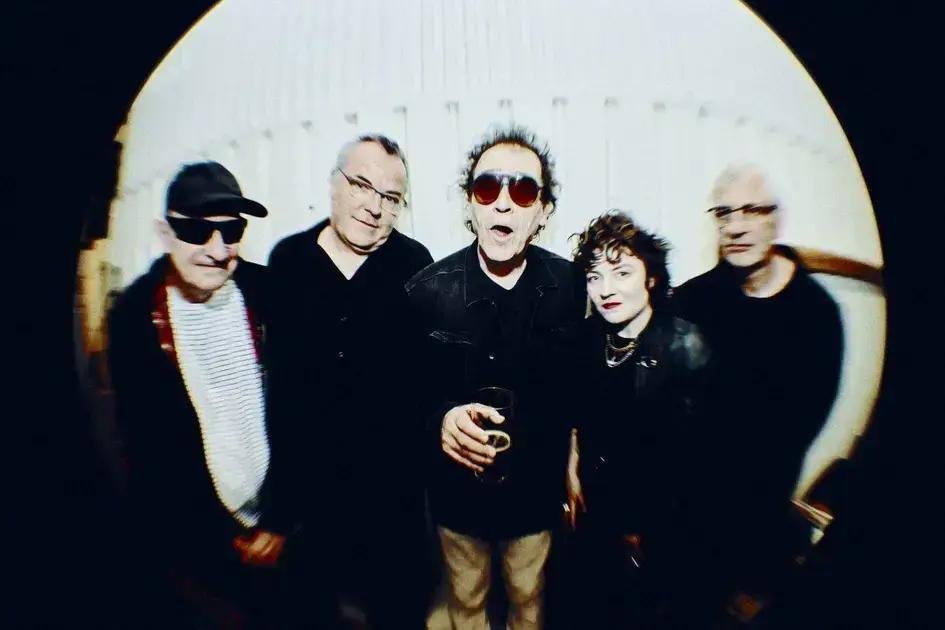 Descubra a história e influência do rock na cultura musical e eventos atuais