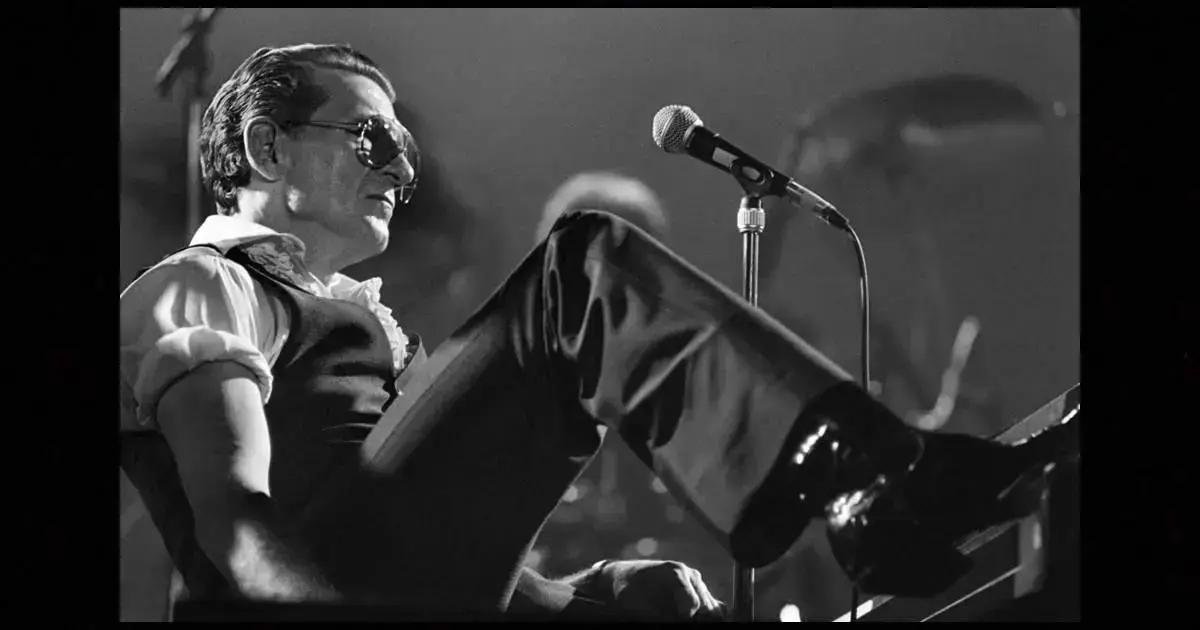 Último Homem em Pé: A Vida Selvagem de Jerry Lee Lewis no Ouro do Rock