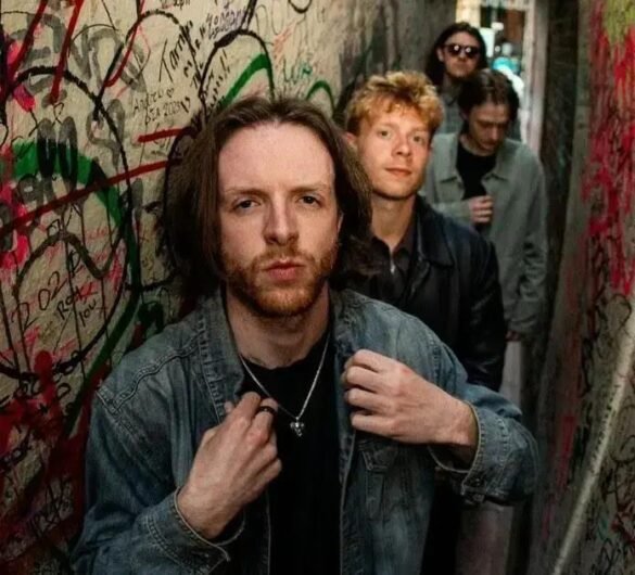 Rosellas lança single 'Get Over Yourself' com foco em autoconhecimento e críticas sociais